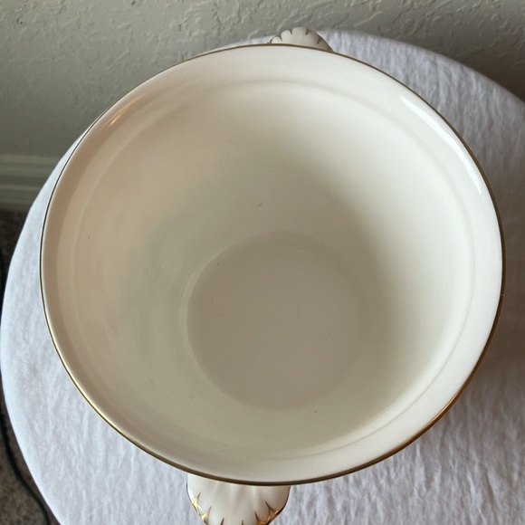 Minton: Meadow smooth pattern Cachepot- Bone China- Made in England- Gold Trim - Picture 7 of 16